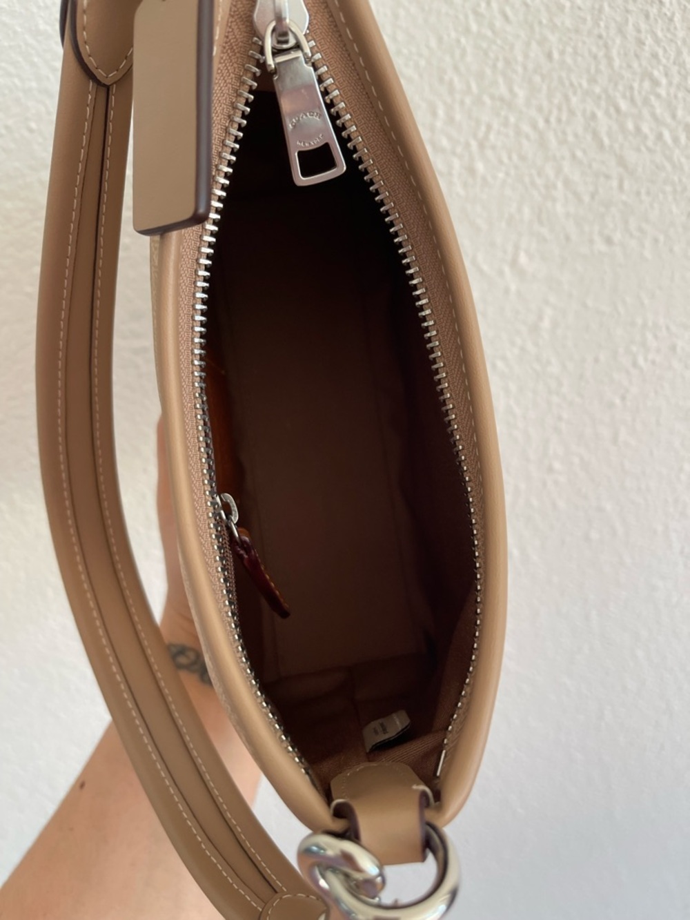 Coach Small Laurel Sig Canvas and silver - Picture 9 of 13
